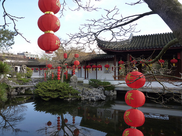 WH-Pender-Feb-3-2011-Dr-Sun-Yat-Sen-Classical-Chinese-Garden-with-red-lanterns-blog-foto_1-Photo-credit-Catherine-Pulkinghorn.jpg