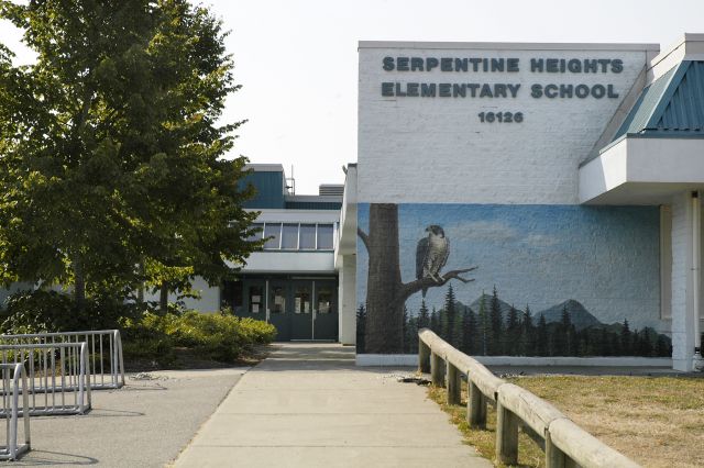 Serpentine Heights Elementary.jpg
